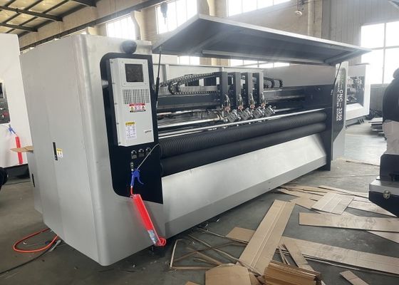 Weiterentwickelte CNC 3250 Thin Blade Slitter Scorer Machine für präzise Scoring und Schneiden mit 150m/min Geschwindigkeit